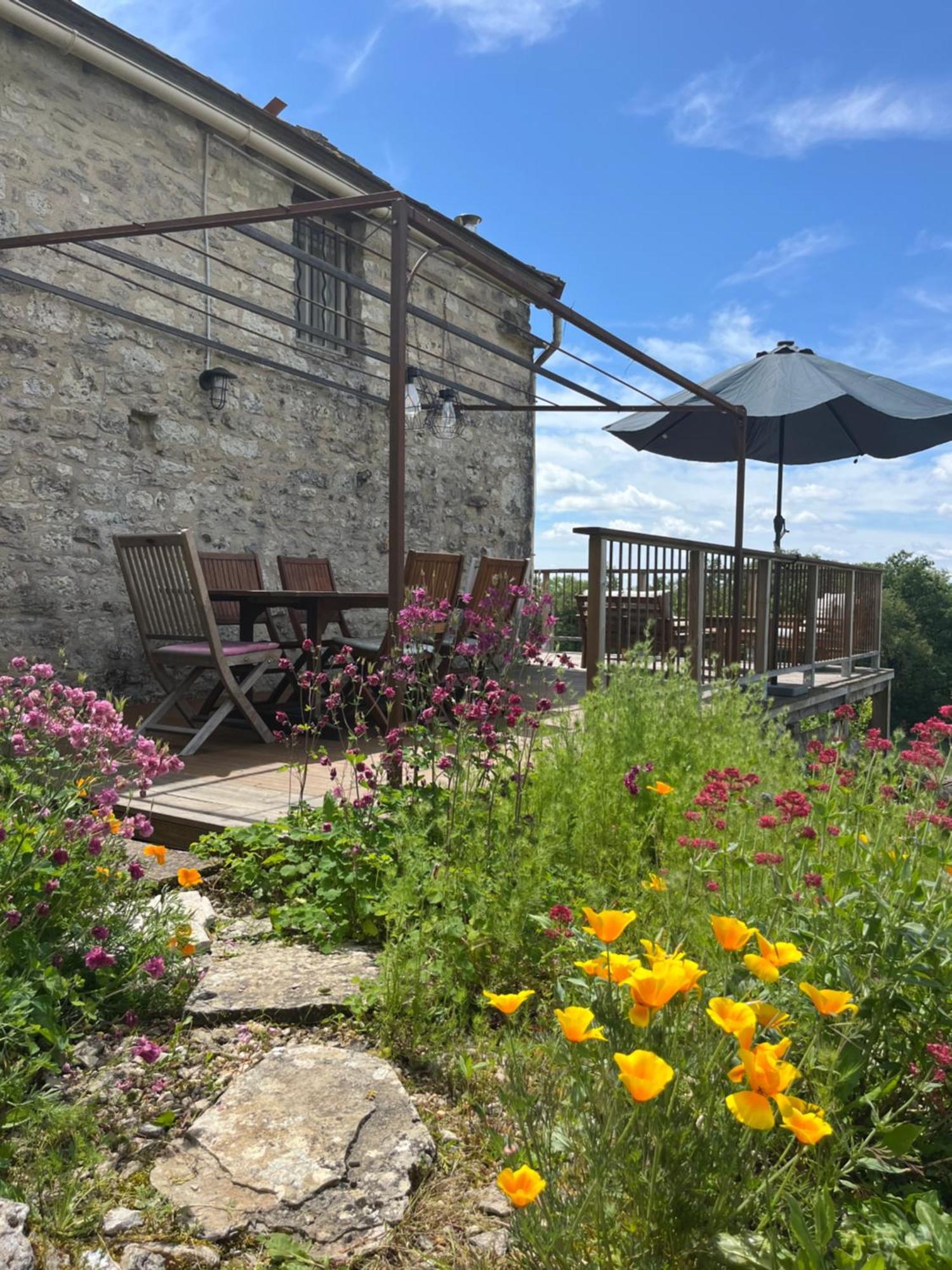 Les Gites Perard Caylus Exterior foto